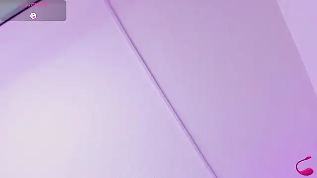 Ema_louis_'s cam snapshot