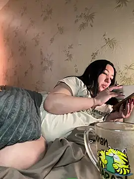 Naughtbaby_2025's cam snapshot