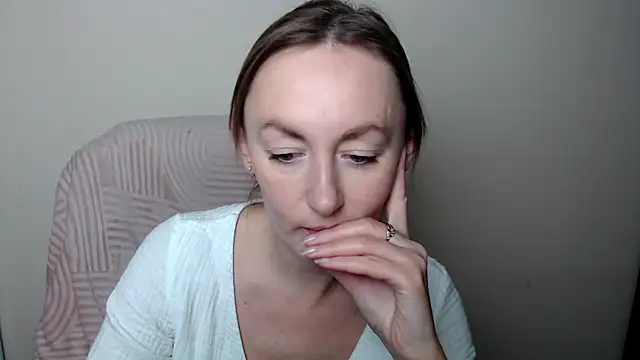 LiaSeass_'s cam snapshot