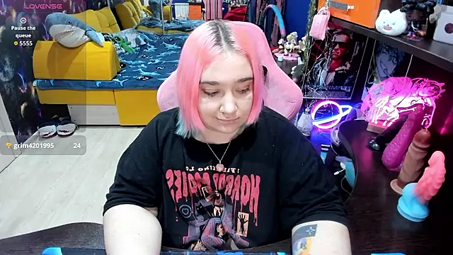 Softie_Sofy's cam snapshot