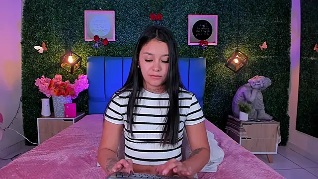 GabyyCute_'s cam snapshot