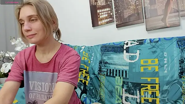 Tenderly_Sophie's cam snapshot