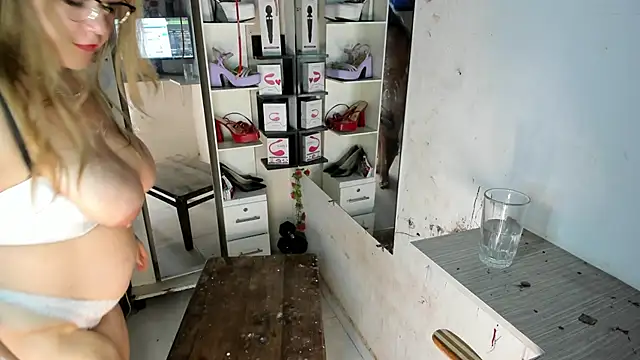 allsson_queen's cam snapshot