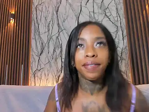 Pauline_Fox's cam snapshot