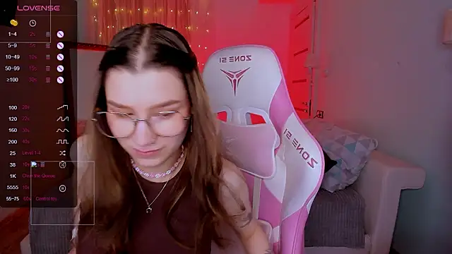 LinaBlossom_'s cam snapshot