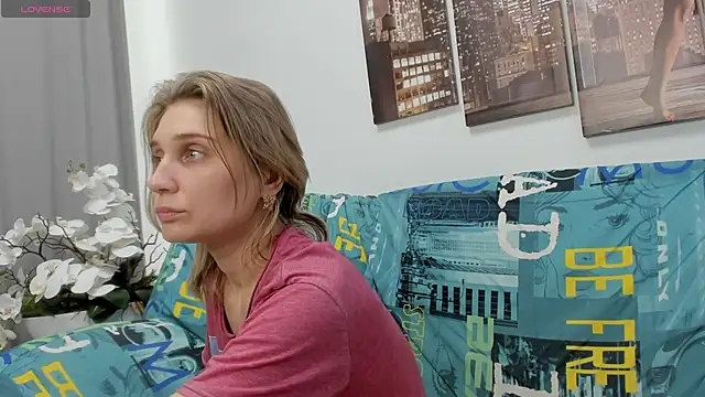 Tenderly_Sophie's cam snapshot