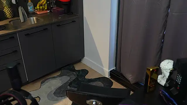 elliepixie's cam snapshot