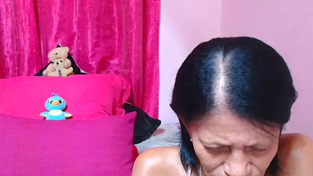 SLUTTYROXY's cam snapshot