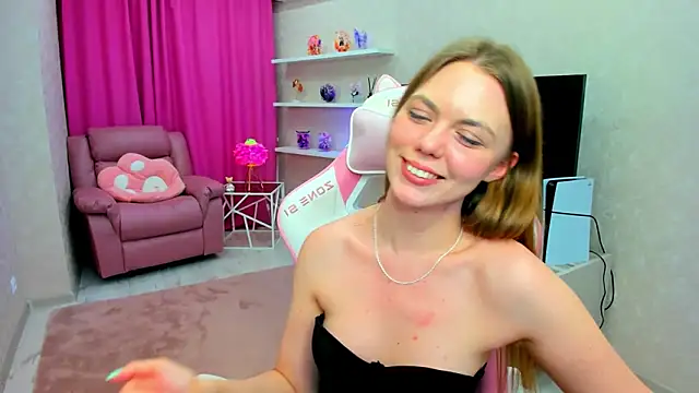 Strawberrye's cam snapshot