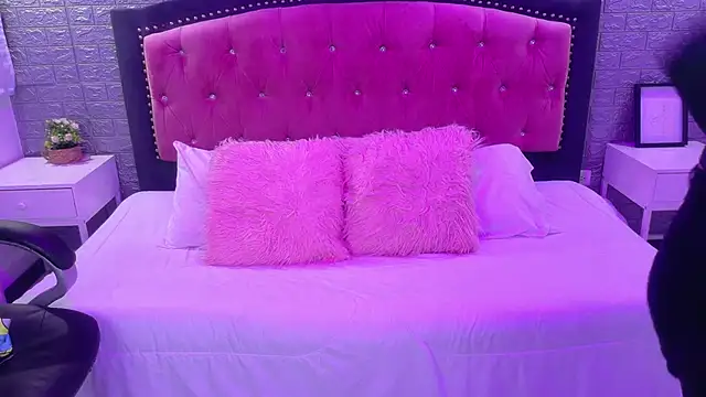 Natalie_loffreda's cam snapshot