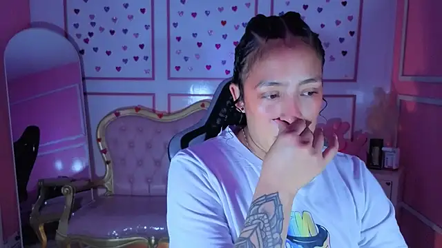 tamara_brown_t's cam snapshot