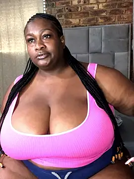 bustytitsxxx's cam snapshot