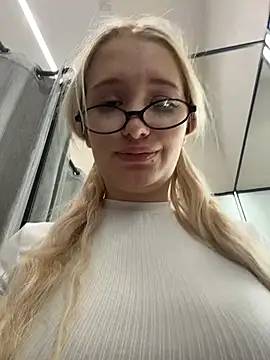 Milkyy_wway's cam snapshot