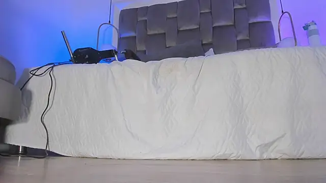 OnlyGia's cam snapshot