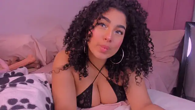 MiaWonderfull's cam snapshot