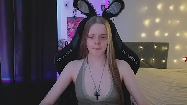 Luna_Navy's cam snapshot