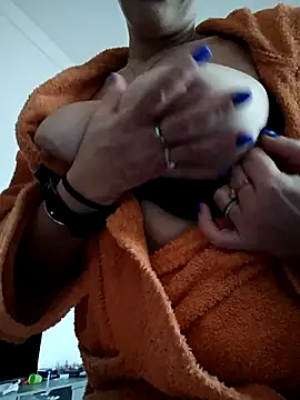 Lovmora's cam snapshot