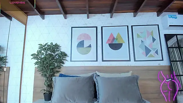 MiaKay1's cam snapshot