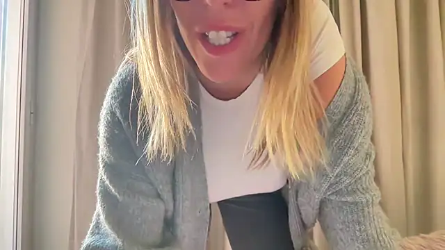 Lana_inked's cam snapshot