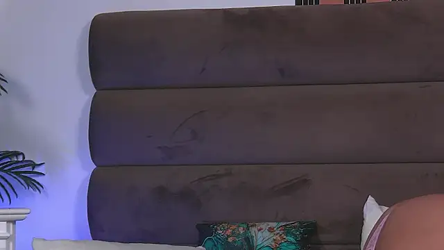 SelenaKys's cam snapshot