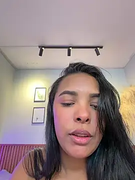 MIAROGGERSS's cam snapshot