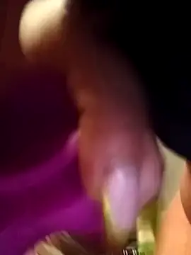 ticklemepinkk's cam snapshot