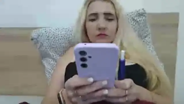 LanaFoxx's cam snapshot