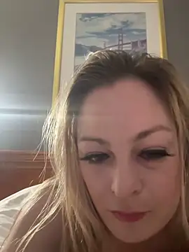 kAyLa_gUrL's cam snapshot