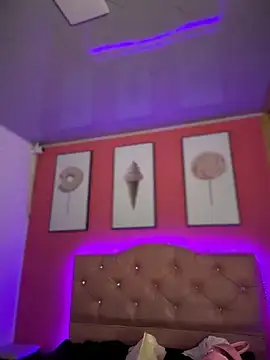 Megaan__More's cam snapshot