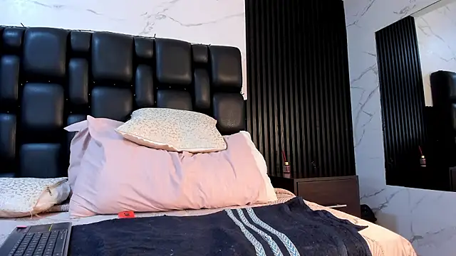 AuroraBon's cam snapshot