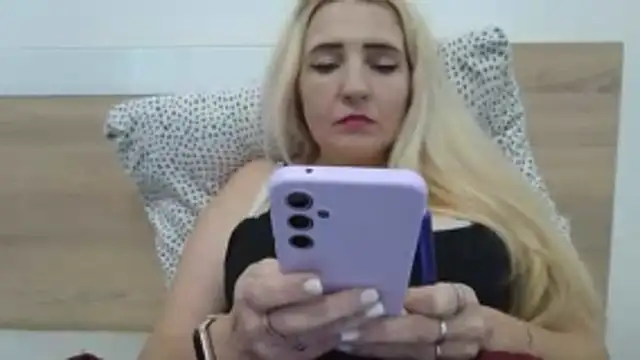 LanaFoxx's cam snapshot