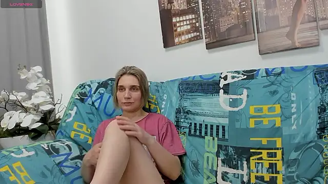 Tenderly_Sophie's cam snapshot