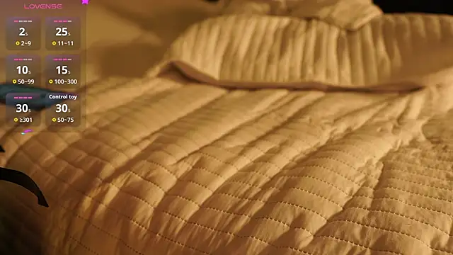 hey_Melanie's cam snapshot