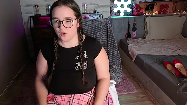 Kimberly-Caprice live sex cam