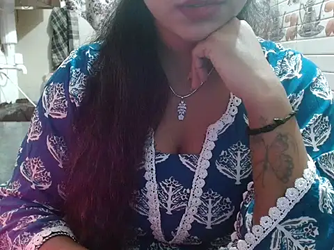 LovingPihu's cam snapshot