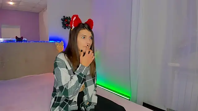 Laura_Leee's cam snapshot