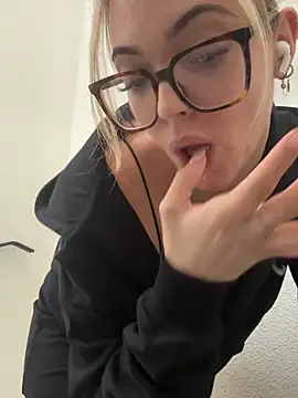 zoeypink live sex cam
