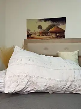 Foxxxyfemale's cam snapshot