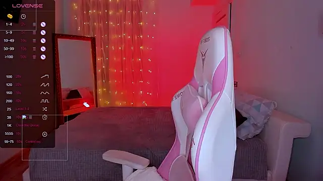 LinaBlossom_'s cam snapshot