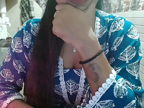 LovingPihu's cam snapshot