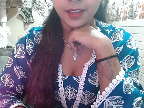 LovingPihu's cam snapshot