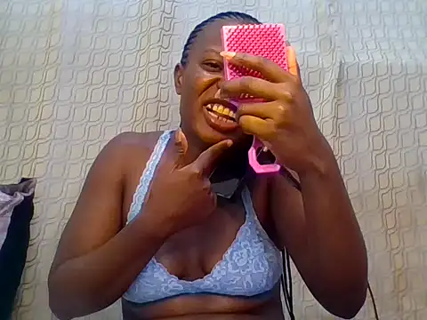 Creamypussy21's cam snapshot