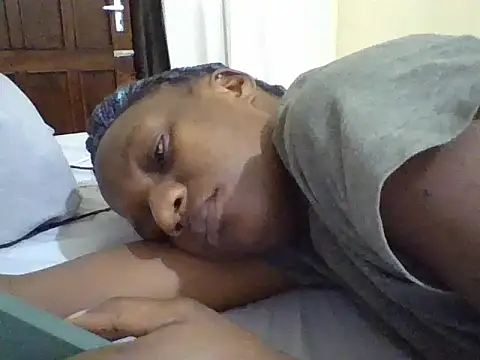 SimplyHer's cam snapshot