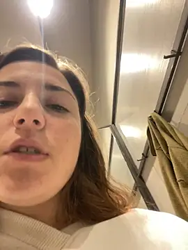 kate_nicepops155511's cam snapshot