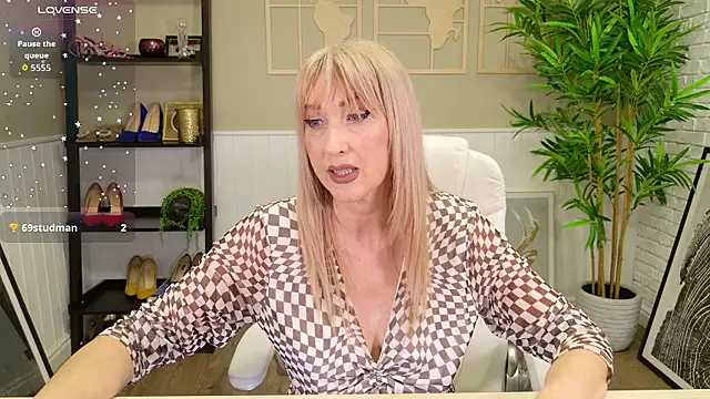 LadyLeea's cam snapshot