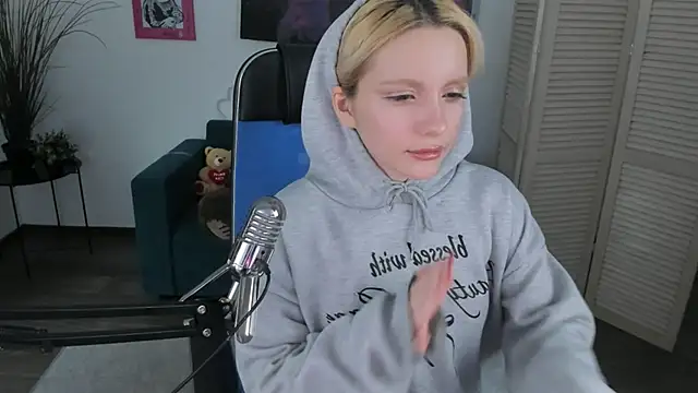 AuroraWrenfield's cam snapshot