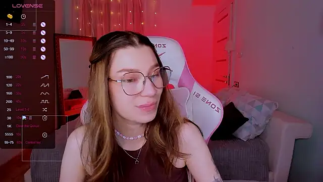 LinaBlossom_'s cam snapshot