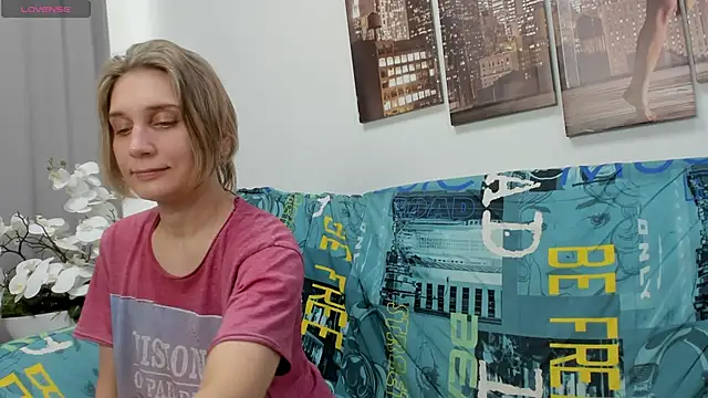 Tenderly_Sophie's cam snapshot