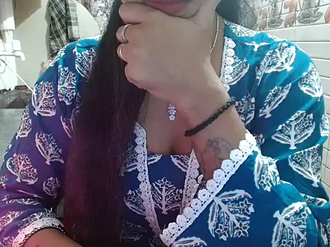 LovingPihu's cam snapshot