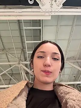 DollyTall's cam snapshot